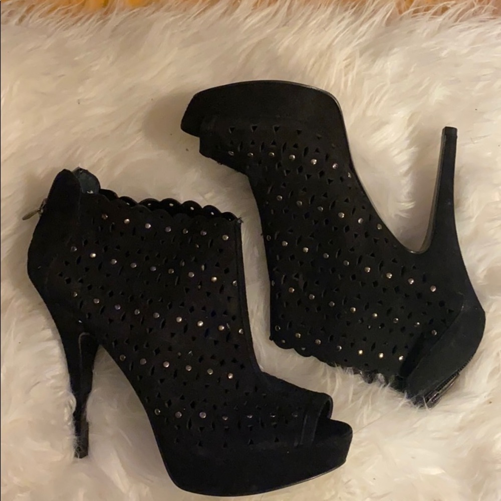 Enzo Angiolini suede peep toe heels
